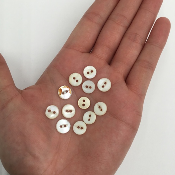 Vintage Two Whole Small Diminutive Button Lot Of 12 Mother Of Pearl - Picture 2 of 2